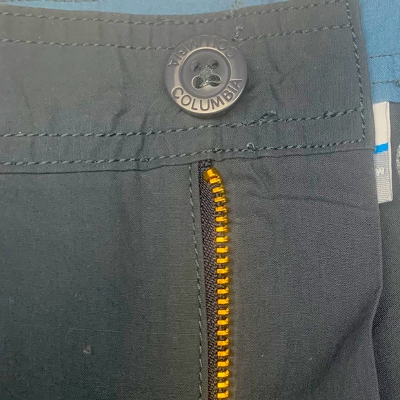 COLUMBIA Angus Spring Gray Shorts size 38 - Picture 4 of 9